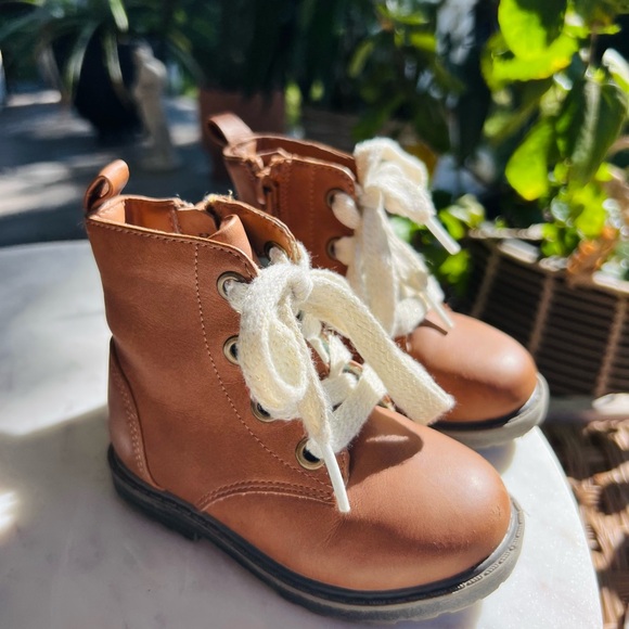 🤎🤍Cat & Jack 🤍🤎Boots - used good condition - Picture 7 of 9